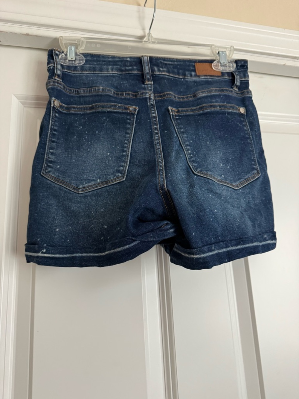 Judy Blue Small Dark Wash Sprinkled Acid Washed Denim Blue Jean Shorts JB150081 - Picture 2 of 6